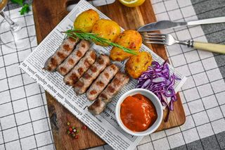 Мини кебапчета с картофки и лютеница  (400г)