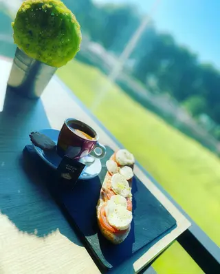 Café + Tostada