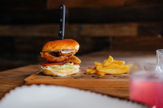 BURGER CHRUPIĄCY BOCZNIAK