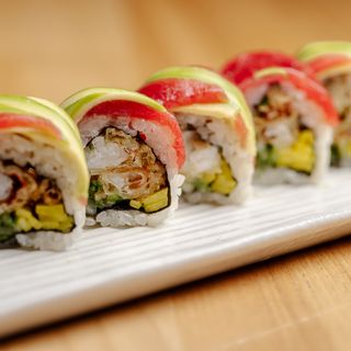 Tuńczyk bluefin krab softshell w tempurze 8 szt.