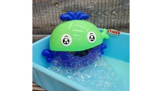 Игровой набор Кит умеющий генерировать пену и пузыри для купания