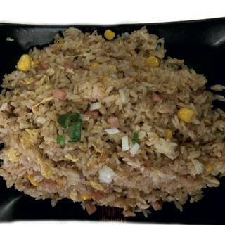 Arroz frito con Jamin y maiz