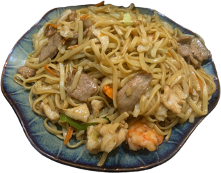 Tallarines Tres Delicias三鲜炒面