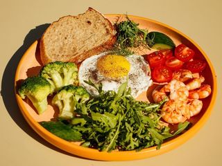 Сніданок з креветкою