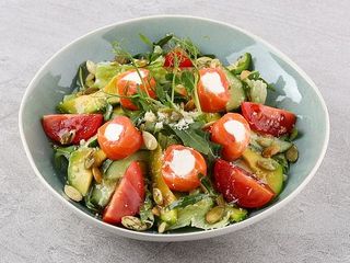 Салат з лососем (225g)