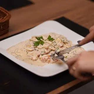 Piept de pui cu sos de ciuperci