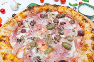 Pizza Capricciosa Ø32cm