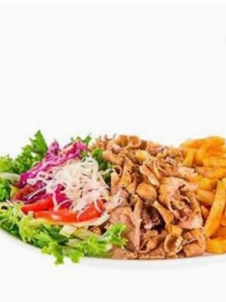 Plato De Ensalada Con Carne Y Patatas