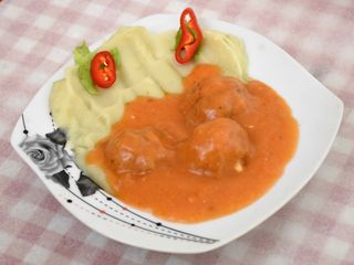 Ćufte u paradajz sosu 400g