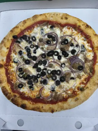 Pizza Clásica Pugliese (28 Cm.)