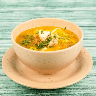 Supă de găină cu tăiţei