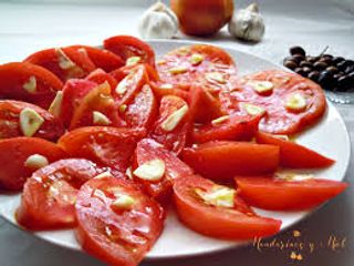 Ensalada de tomate de la casa
