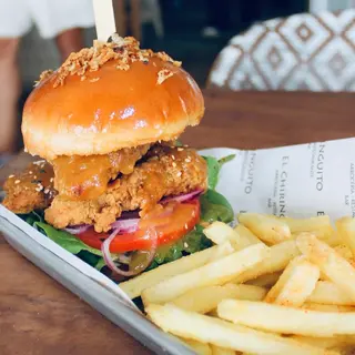 CRISPY CHICKEN BURGER 