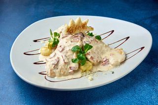 Ćuretina sa dimljenim sirom i pršutom