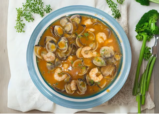 Almejas A La Marinera Con Gambas