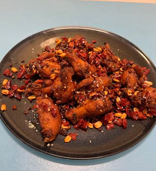 913 Ljuta pileća krilca samo za hrabre  