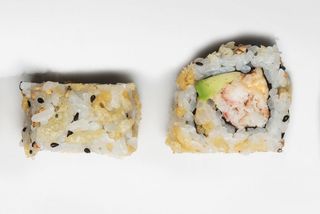 Uramaki crispy crab