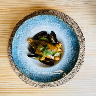 Guisantes Con Vieiras Y Gambas (Ración)