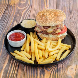 Slaninica burger + pomfrit 200g