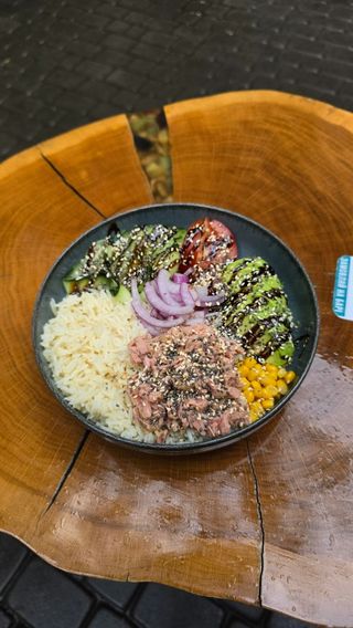 Боул з тунцем