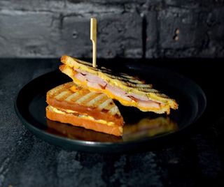 Сендвіч мʼясний