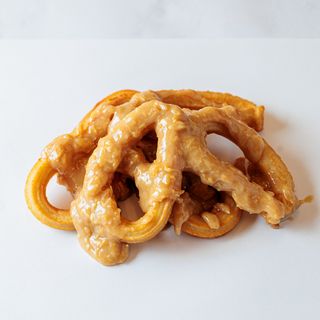 Kadaif u beloj čokoladi sa crunchy lešnikom 5pcs