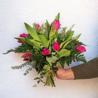 Ramo de 12 Tulipanes rosas