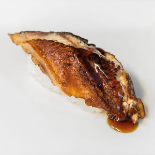 Nigiri anguila (2 pzas.)