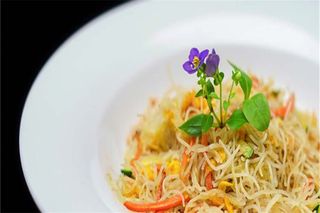 P11. Spaghetti di riso con verdure