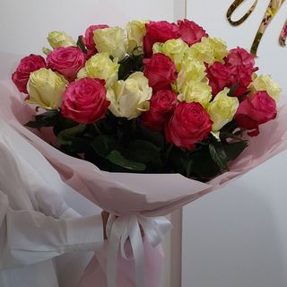 Bukiet biało-różowych  róż 60-70cm 50 sztuk