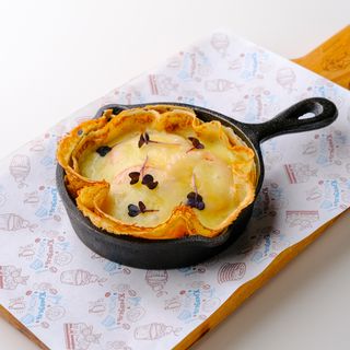 Блинная лазанья с мясом сочной говядины и соусом "Бешамель"