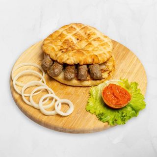 Ćevapi u domaćem somunu veliki