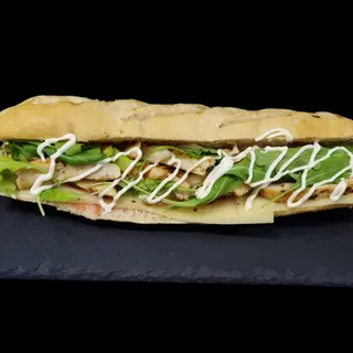 Bocadillo Pollo braseado, rúcula y mayonesa