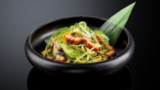 Салат "Унаги кунсэй"