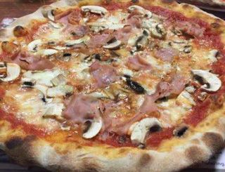 Prosciutto e funghi