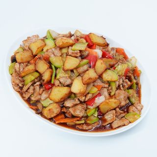 686 Svinjetina sa krompirom i povrćem 800g