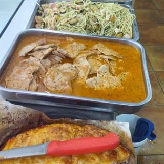 Ración de pollo al mojo picon y papas fritas 