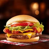 ჯუნიორ ბეკონ ჩიზბურგერი