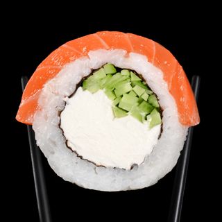 Філадельфія з огірком (370 г)