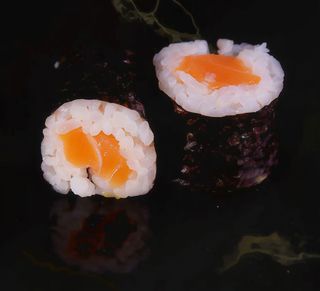 Maki De Salmón