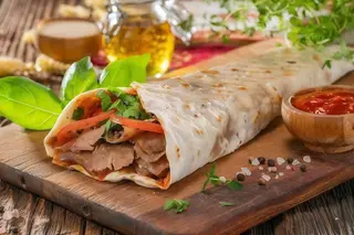 Kanapka Lahmacun z Kebabem