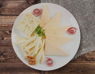 ქართული ყველის ასორტი