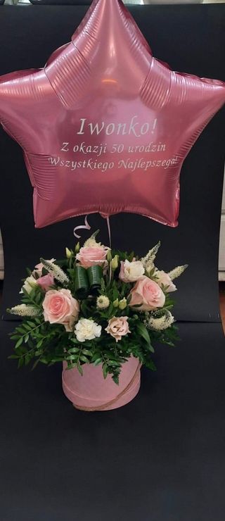 Flowerbox/Box kwiatowy "Różowe róże" + balon 