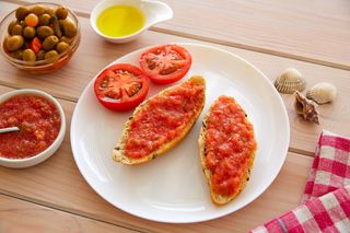 Tostada De  Tomate