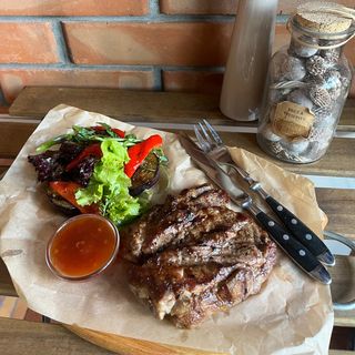 Стейк зі свинини (200/50г)