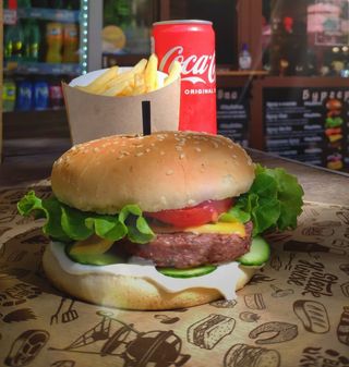 Двоен телешки бургер (300г)