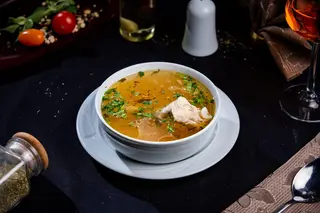 Ciorba de gaina cu taitei de casa