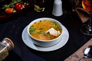 Ciorba de gaina cu taitei de casa