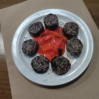 MORCILLA DE BURGOS CON PIMIENTOS