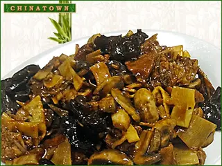 Три вида месо с бамбук и китайски гъби